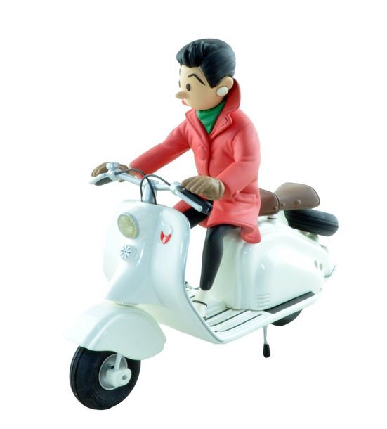 Aroutcheff Gil Jourdan - Cherry Tail on his scooter