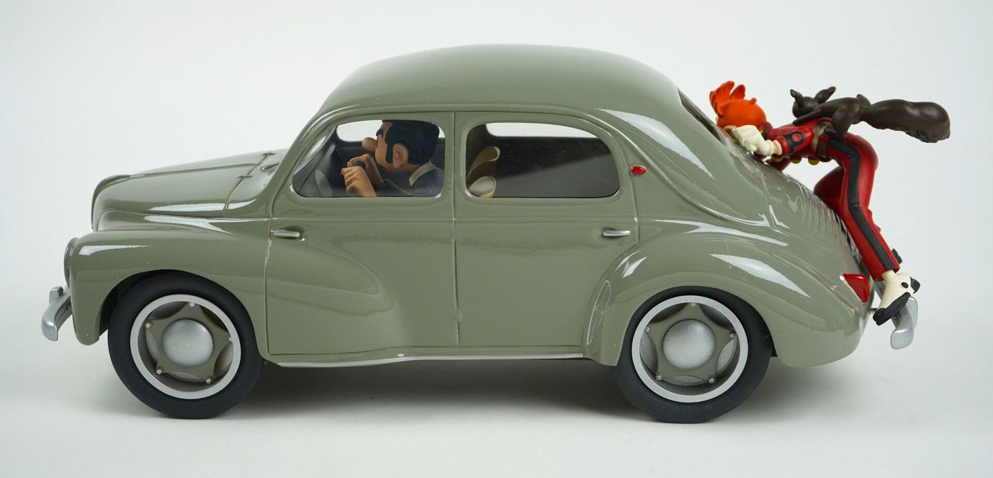 Aroutcheff - Spirou et Fantasio - Renault 4CV avec Spirou derrière